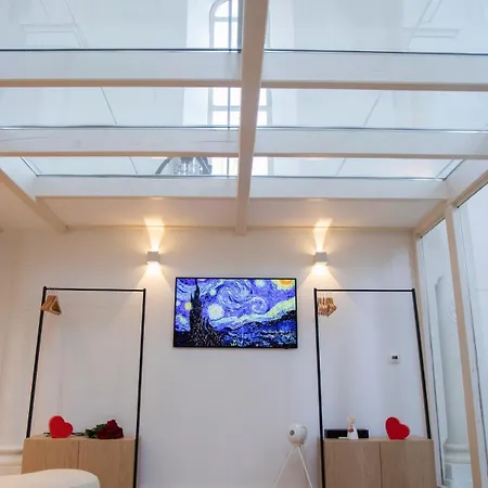 Saintly Chapelle Sainte-Eanne