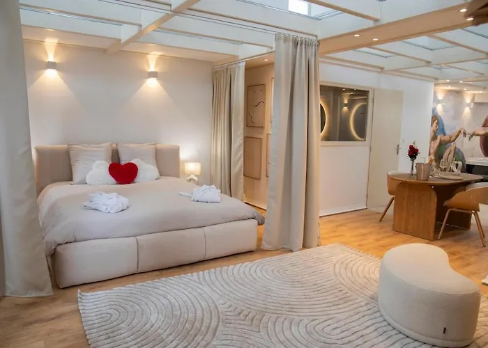 Saintly Chapelle Sainte-Eanne