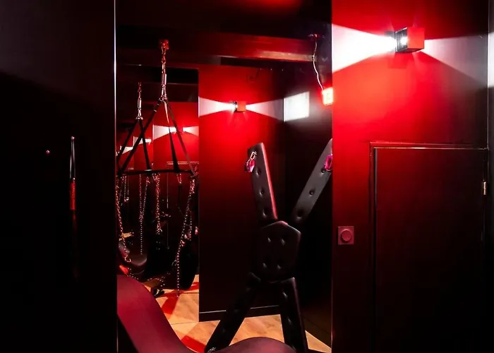 Saintly Chapelle * Sainte-Eanne